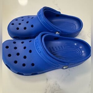 CROCS Kids Classic Clog in Bright Blue